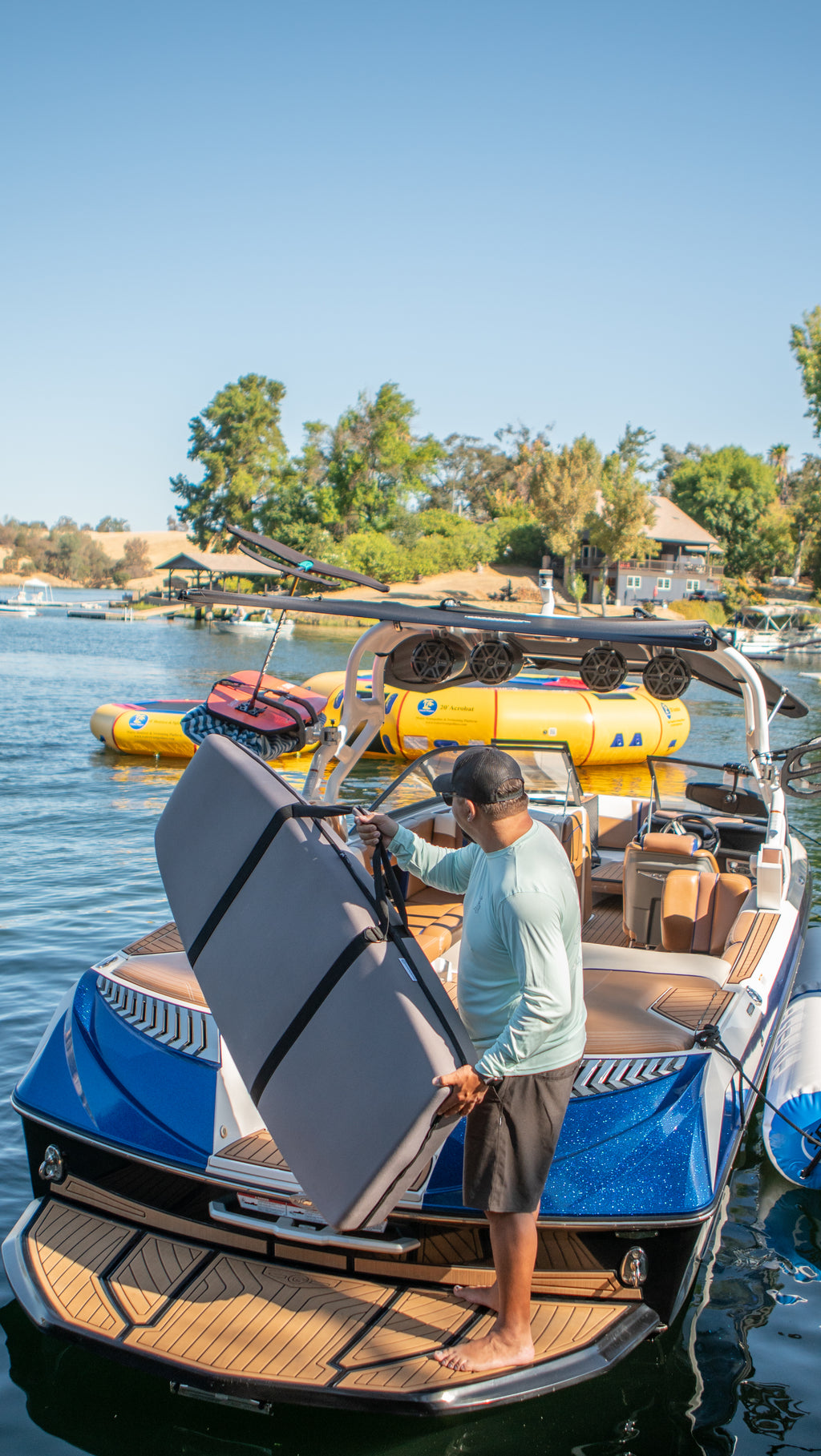 Hardshell Wakesurf Board Case image 0