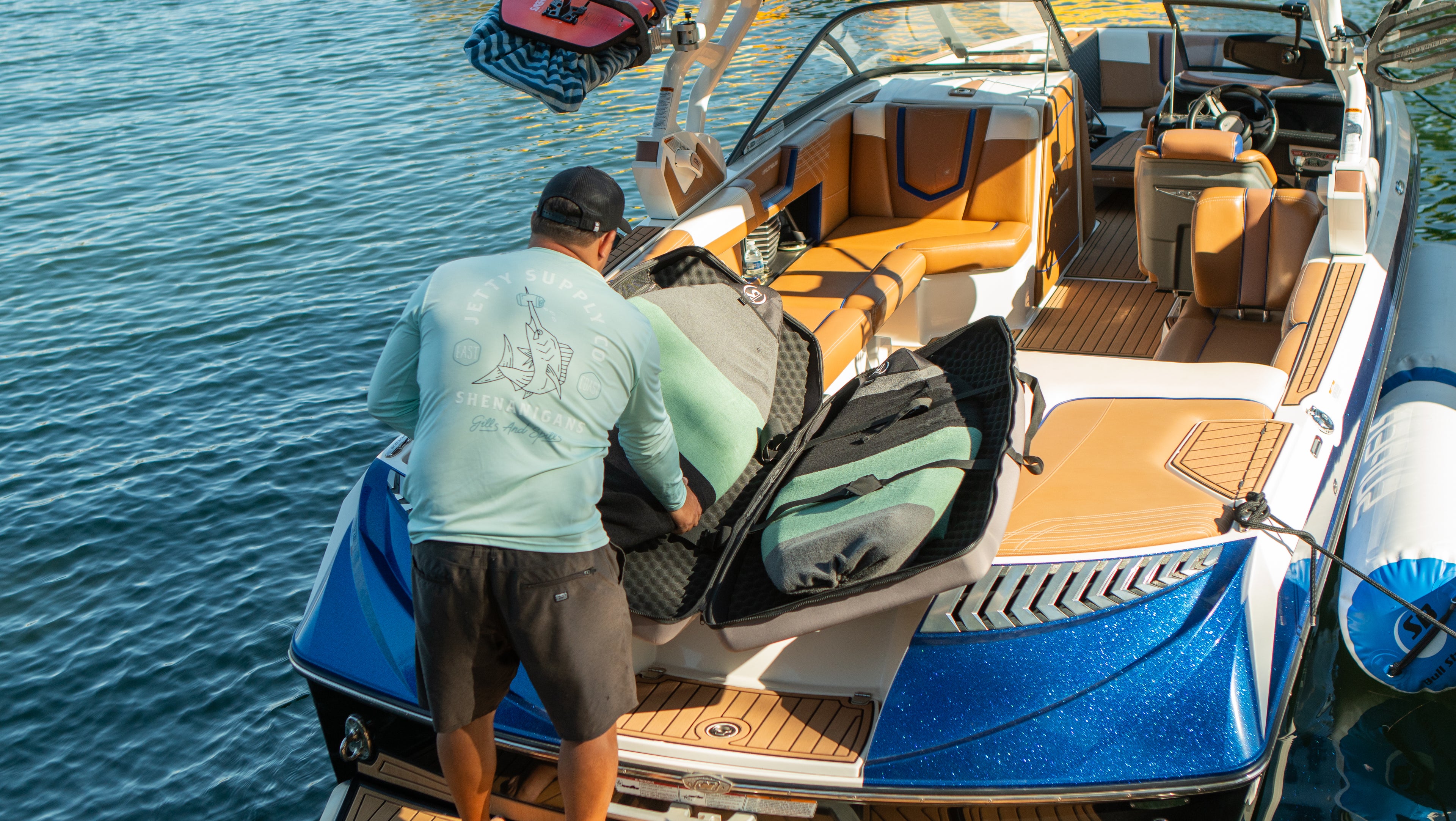 Hardshell Wakesurf Board Case image 1